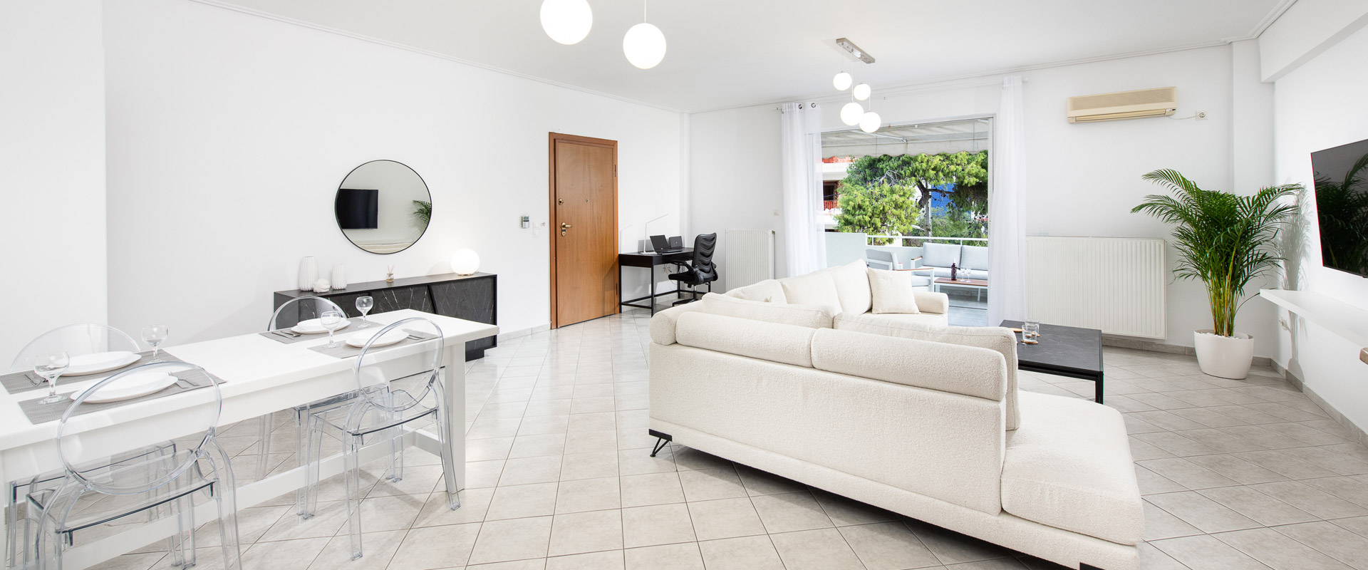 White Living room of Alimos Flat