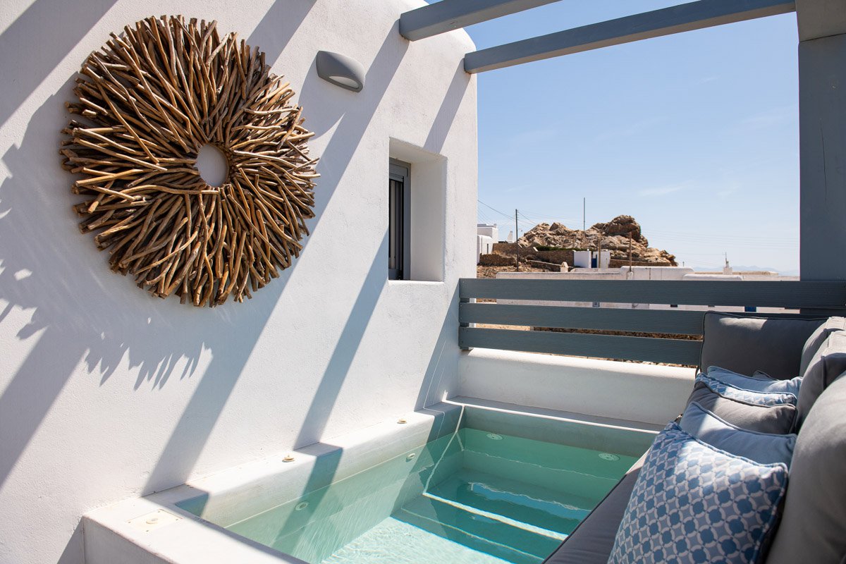 Mini Pool of One-Bedroom Flat